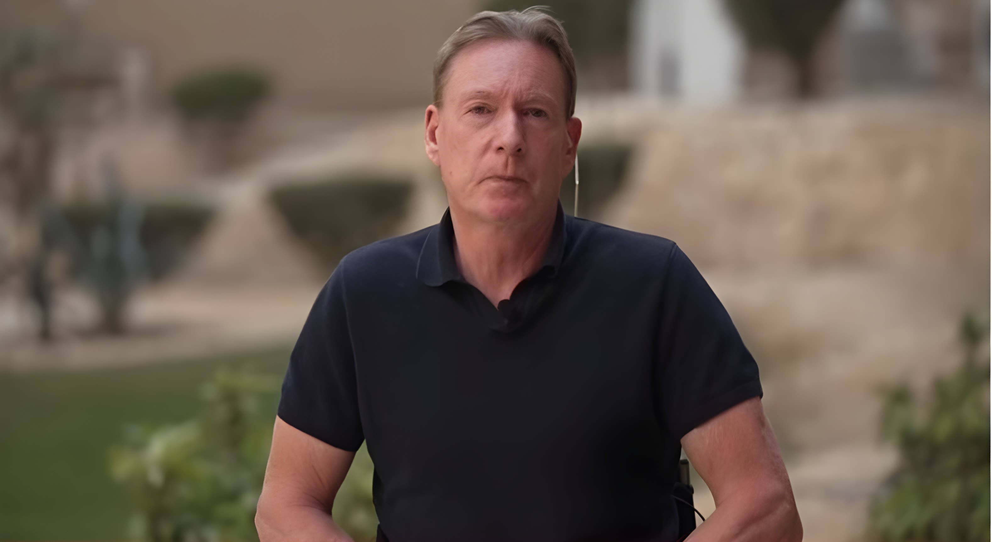 Frank Gardner reporting for BBC. Image credits: Kat Werner/BBC.
